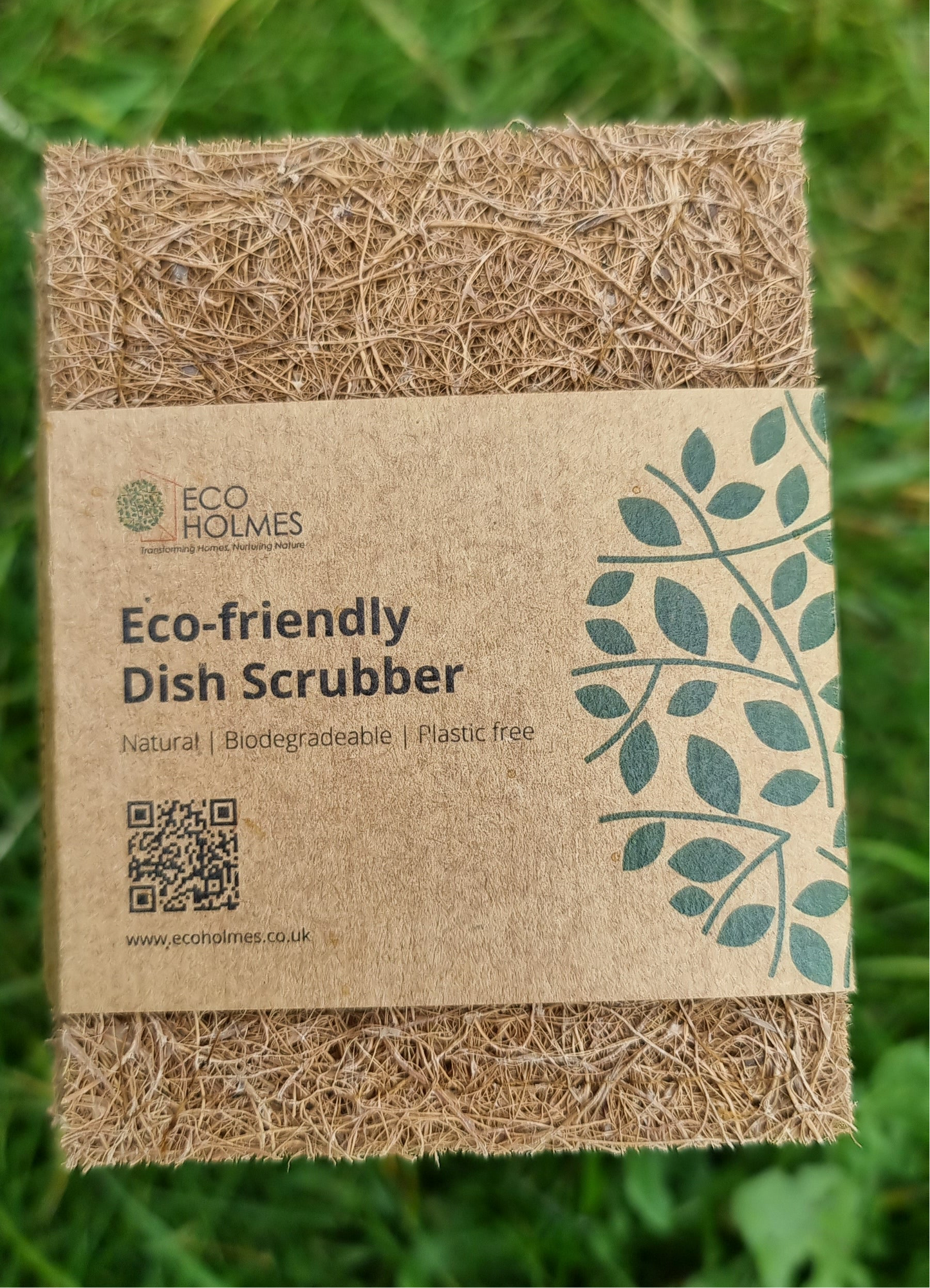 Biodegradable coconut dish scrubber for sustainable cleaning, made from natural fibers for an eco-friendly kitchen solution